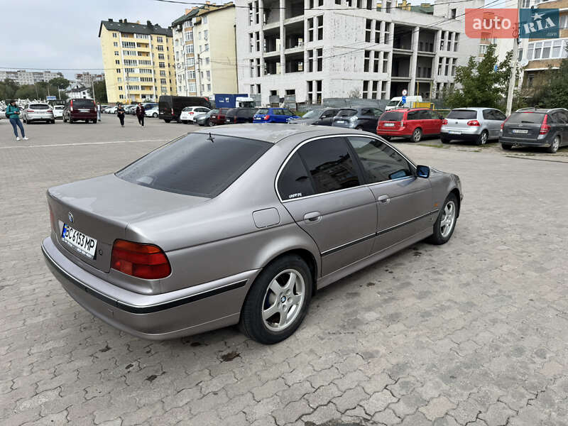 Седан BMW 5 Series 1999 в Стрию
