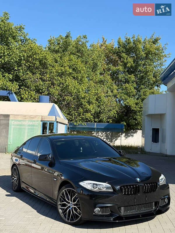 Седан BMW 5 Series 2012 в Днепре