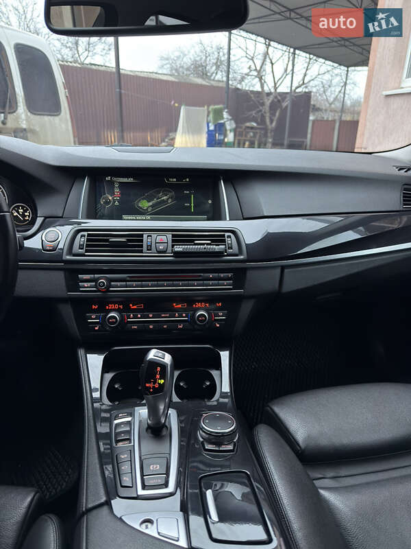 Седан BMW 5 Series 2014 в Южноукраинске