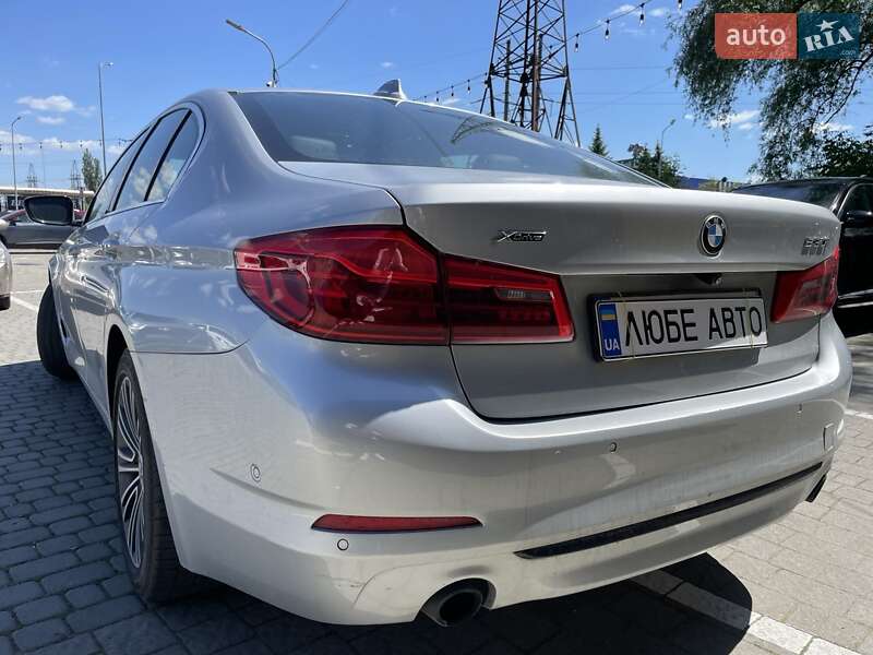 Седан BMW 5 Series 2017 в Львове