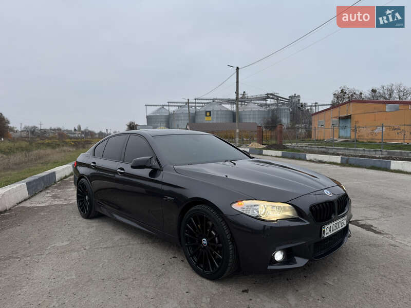 Седан BMW 5 Series 2012 в Умані