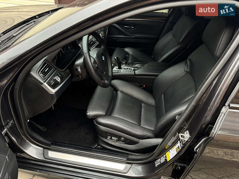 Седан BMW 5 Series 2012 в Умані