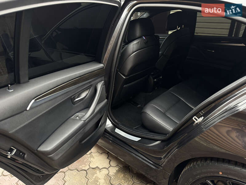Седан BMW 5 Series 2012 в Умані