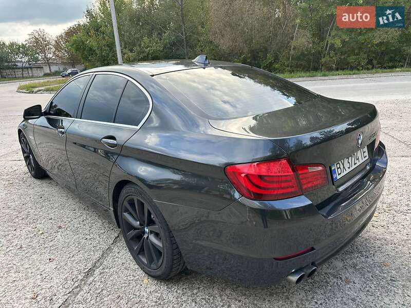 Седан BMW 5 Series 2010 в Нетешине