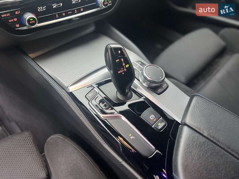 Седан BMW 5 Series 2017 в Мукачевому