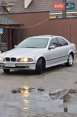 Седан BMW 5 Series 2000 в Чернівцях