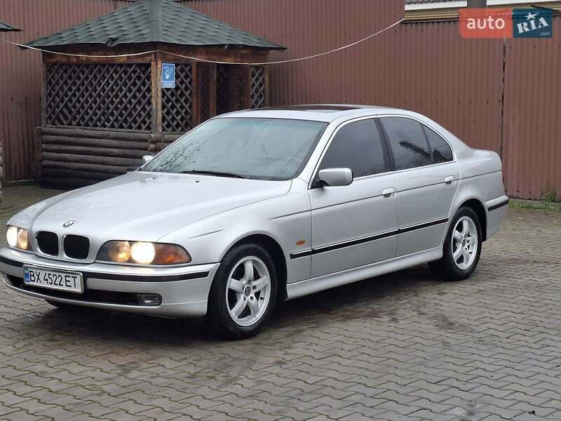 Седан BMW 5 Series 2000 в Черновцах
