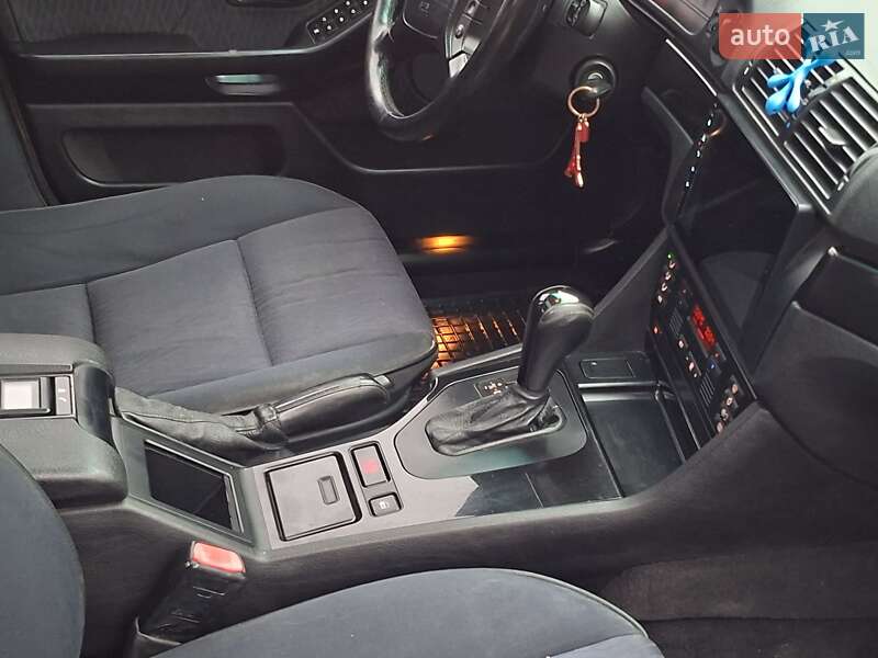 Седан BMW 5 Series 2000 в Черновцах