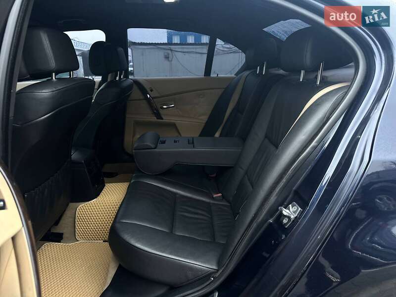 Седан BMW 5 Series 2004 в Киеве