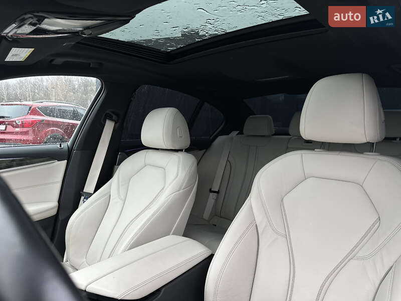 Седан BMW 5 Series 2021 в Львове