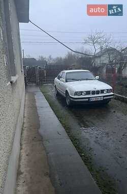 Седан BMW 5 Series 1988 в Тысменице