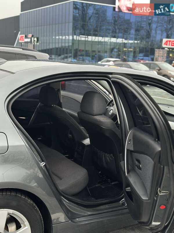 Седан BMW 5 Series 2004 в Виннице