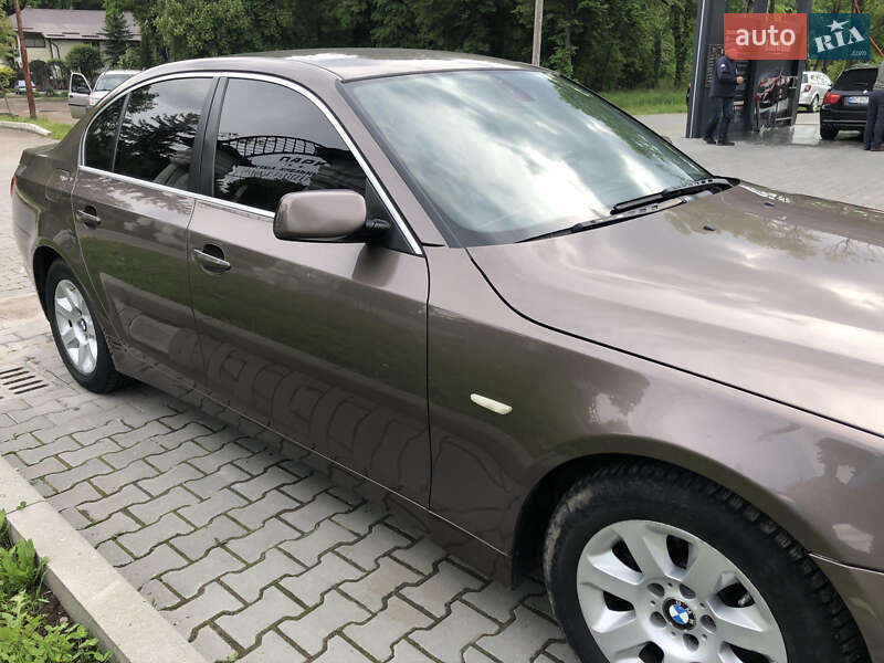 Седан BMW 5 Series 2004 в Львове