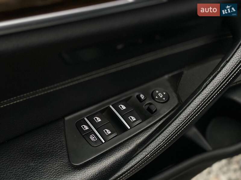 Седан BMW 5 Series 2017 в Львове фото 18 Седан BMW 5 Series 2017 в Львове