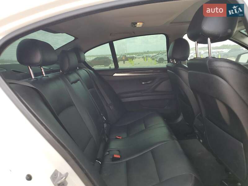 Седан BMW 5 Series 2015 в Дніпрі