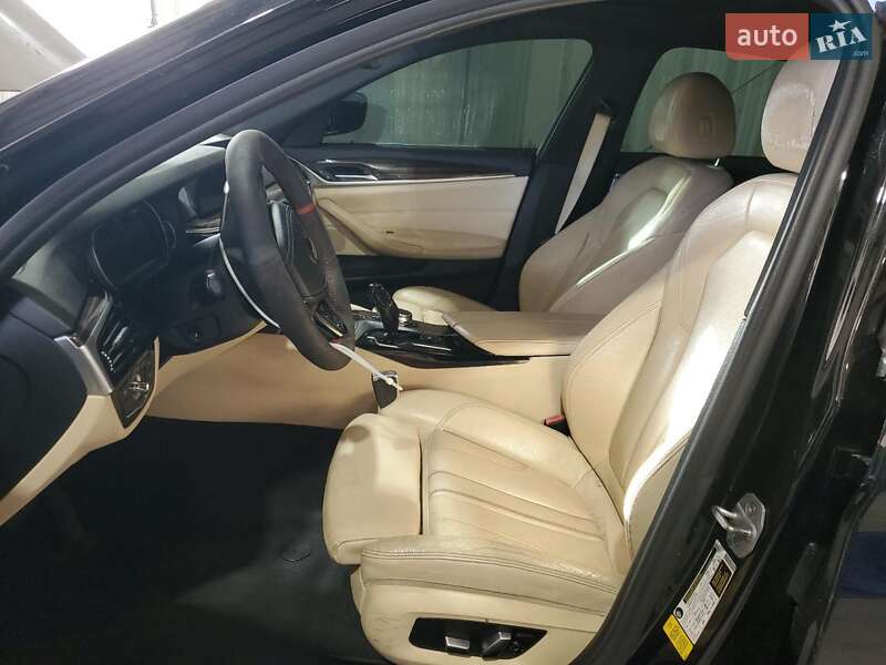 Седан BMW 5 Series 2017 в Ровно