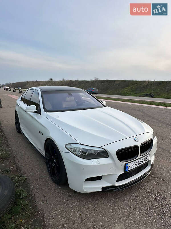 Седан BMW 5 Series 2011 в Одессе