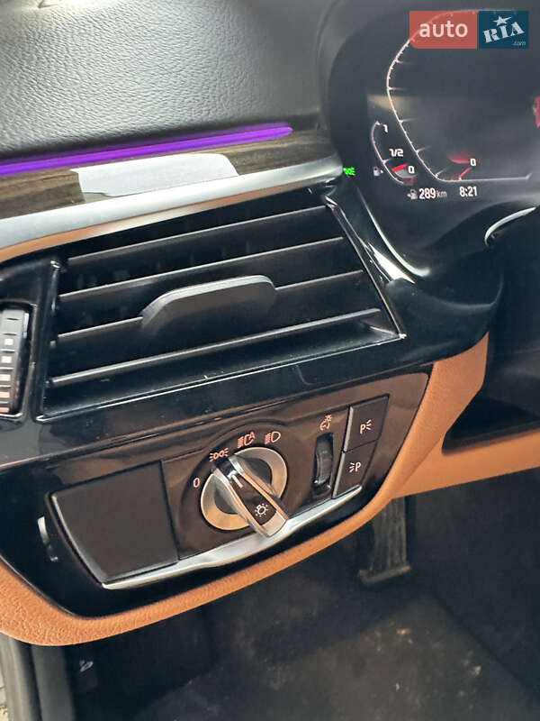 Седан BMW 5 Series 2021 в Брошневі-Облозі