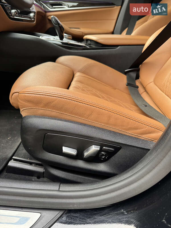 Седан BMW 5 Series 2021 в Брошневі-Облозі