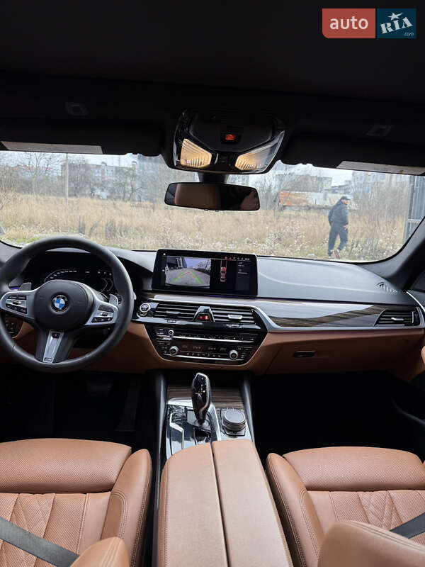 Седан BMW 5 Series 2021 в Брошневі-Облозі