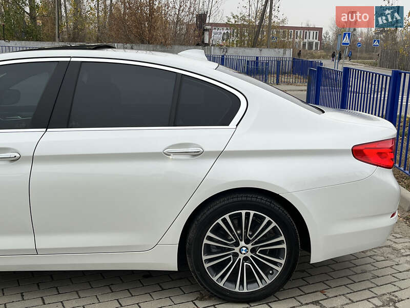 Седан BMW 5 Series 2017 в Ковеле