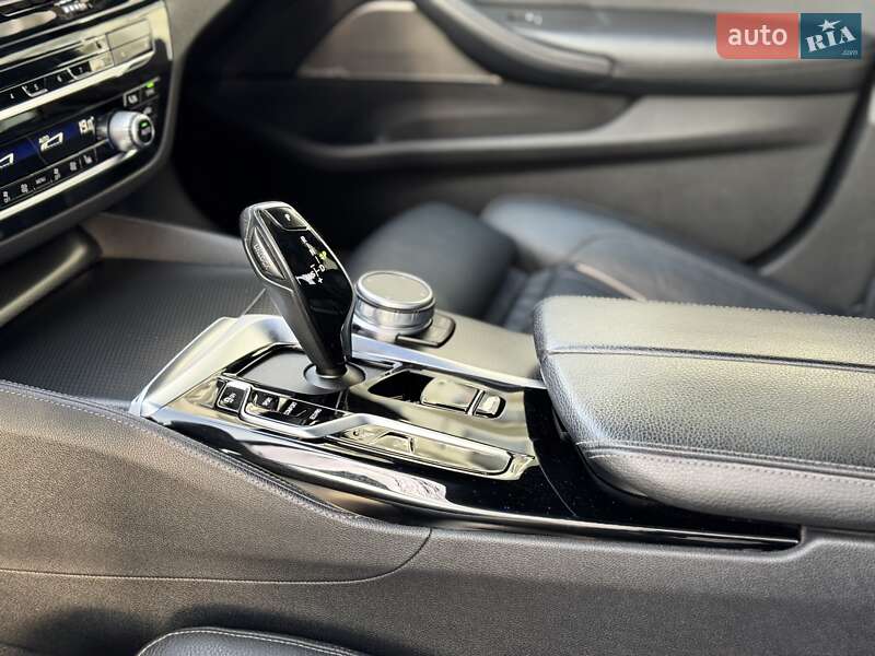 Седан BMW 5 Series 2021 в Мукачево