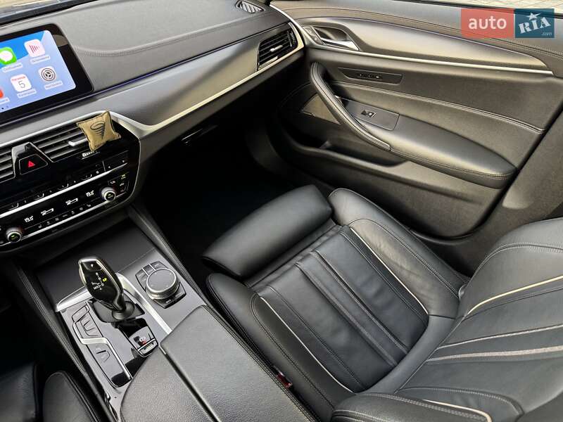 Седан BMW 5 Series 2021 в Мукачево