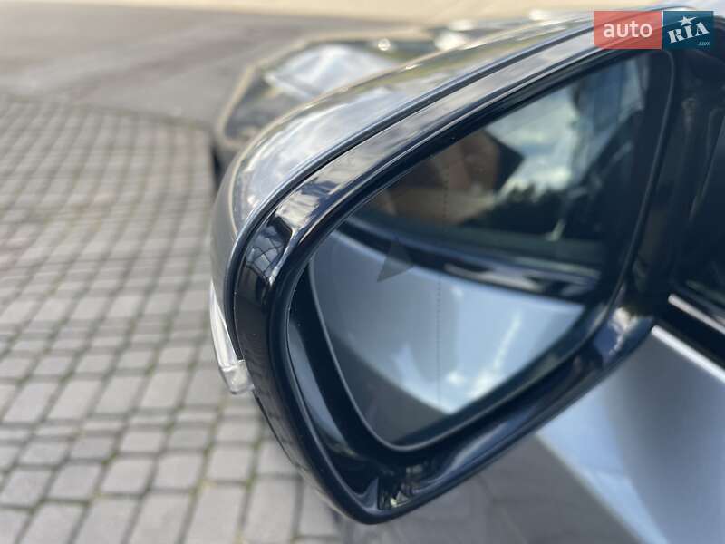 Седан BMW 5 Series 2019 в Черновцах