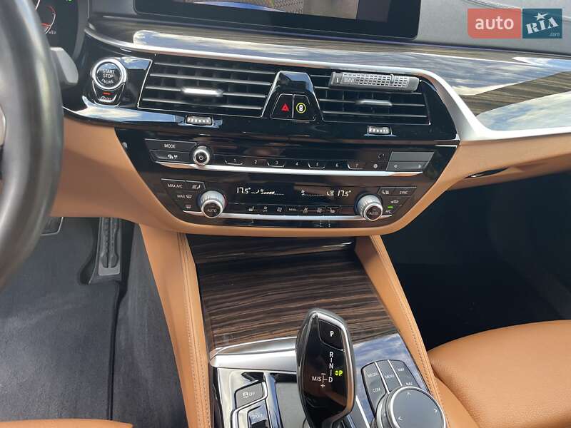 Седан BMW 5 Series 2019 в Черновцах