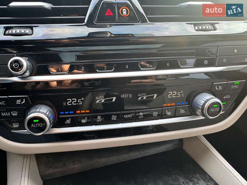 Седан BMW 5 Series 2017 в Мукачево