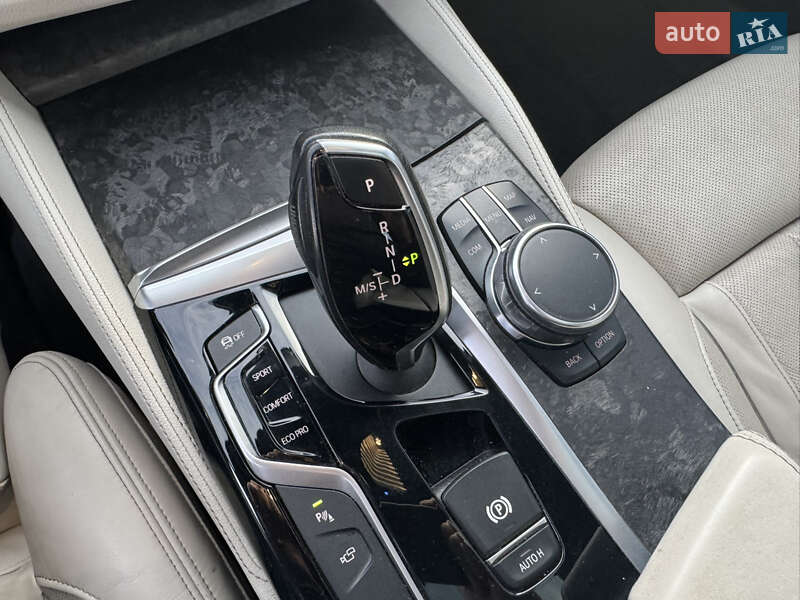 Седан BMW 5 Series 2017 в Мукачево