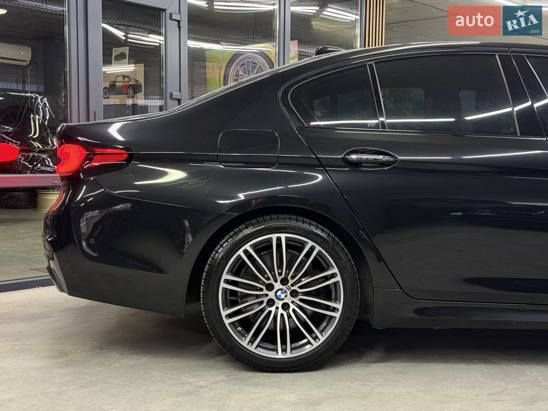 2017 BMW 5er - мініатюра 18