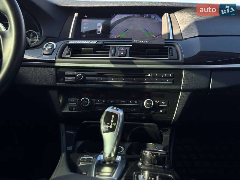 Седан BMW 5 Series 2013 в Вараше