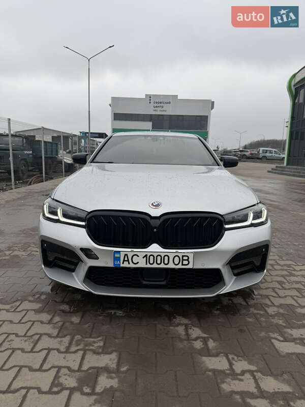 Седан BMW 5 Series 2018 в Нововолинську