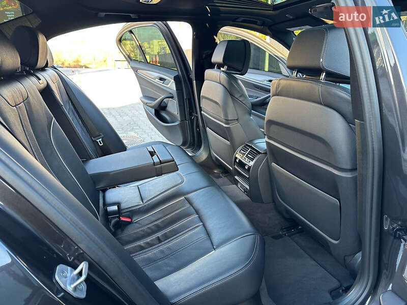 Седан BMW 5 Series 2017 в Днепре