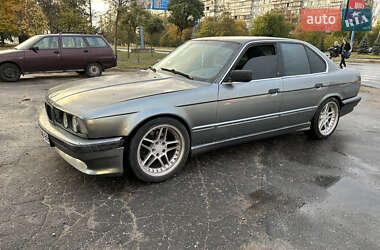 Седан BMW 5 Series 1990 в Запоріжжі