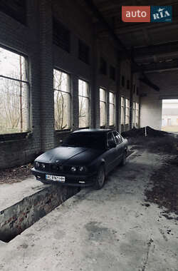 Седан BMW 5 Series 1990 в Шацьку