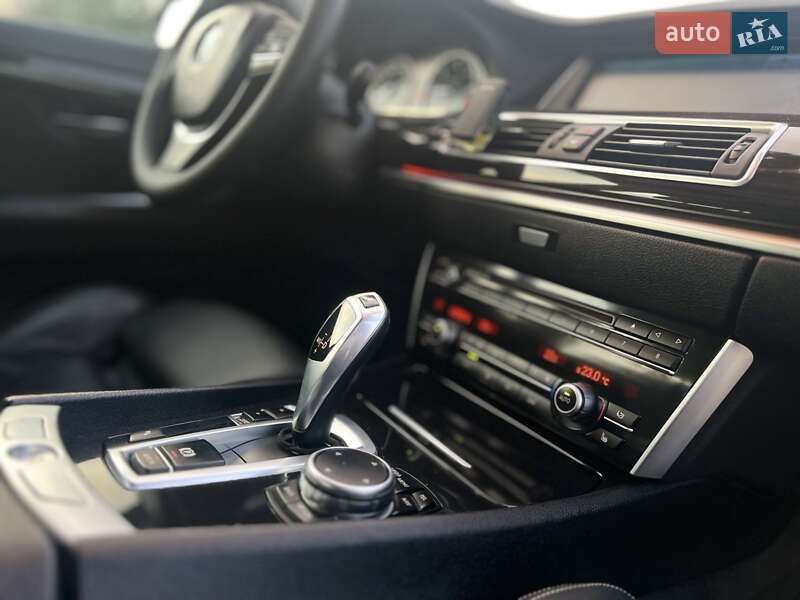 Седан BMW 5 Series 2015 в Шептицькому