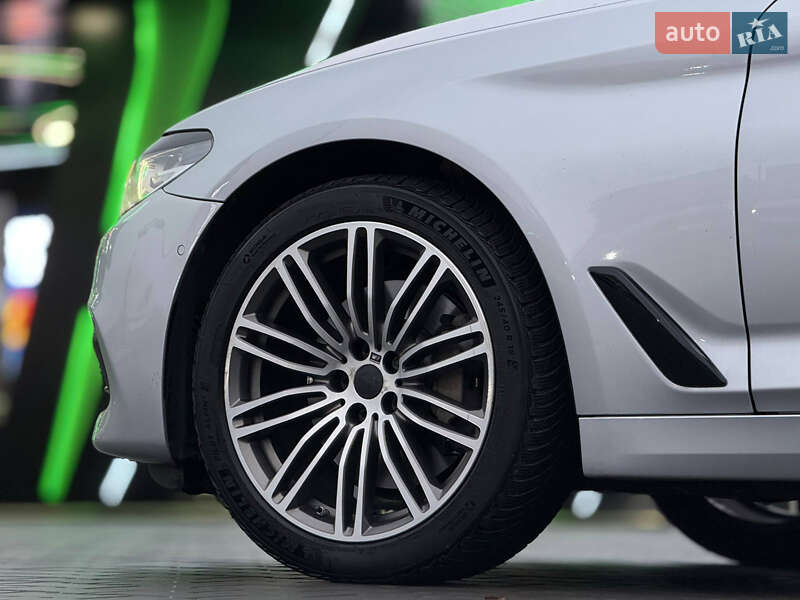 Седан BMW 5 Series 2017 в Днепре