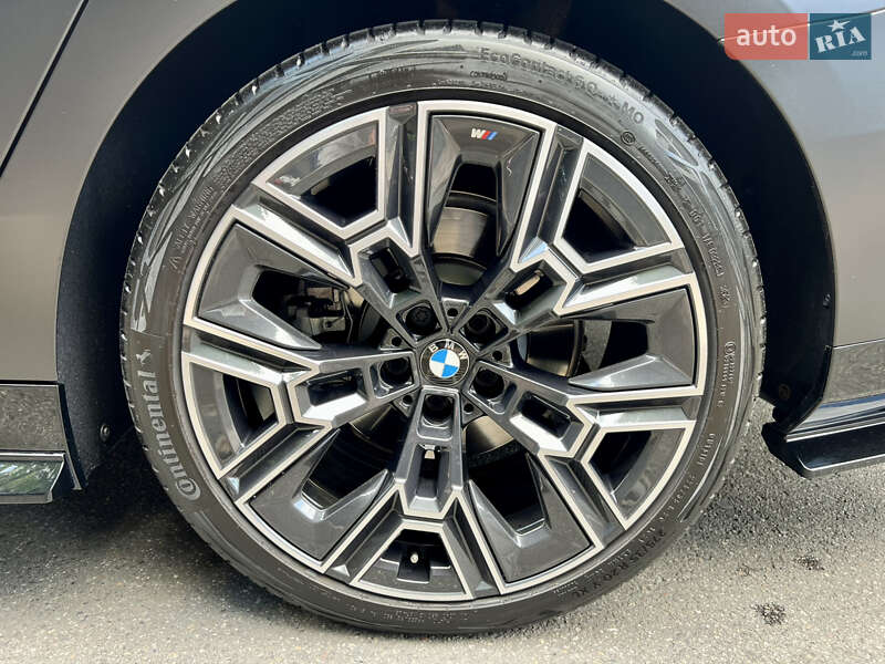 Седан BMW 5 Series 2023 в Киеве фото 6 Седан BMW 5 Series 2023 в Киеве