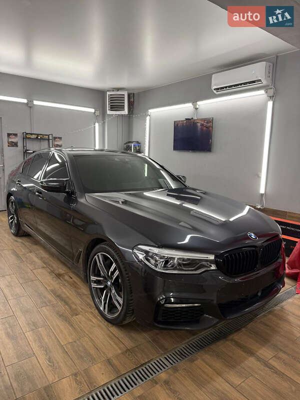 Седан BMW 5 Series 2017 в Львове