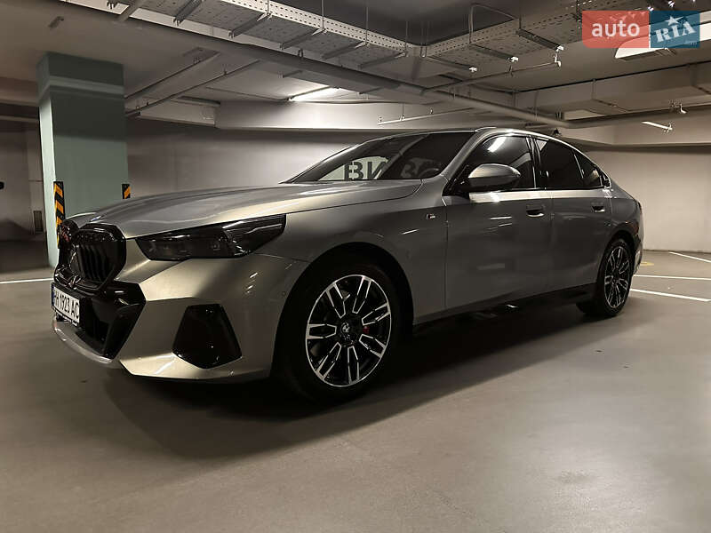 Седан BMW 5 Series 2024 в Киеве