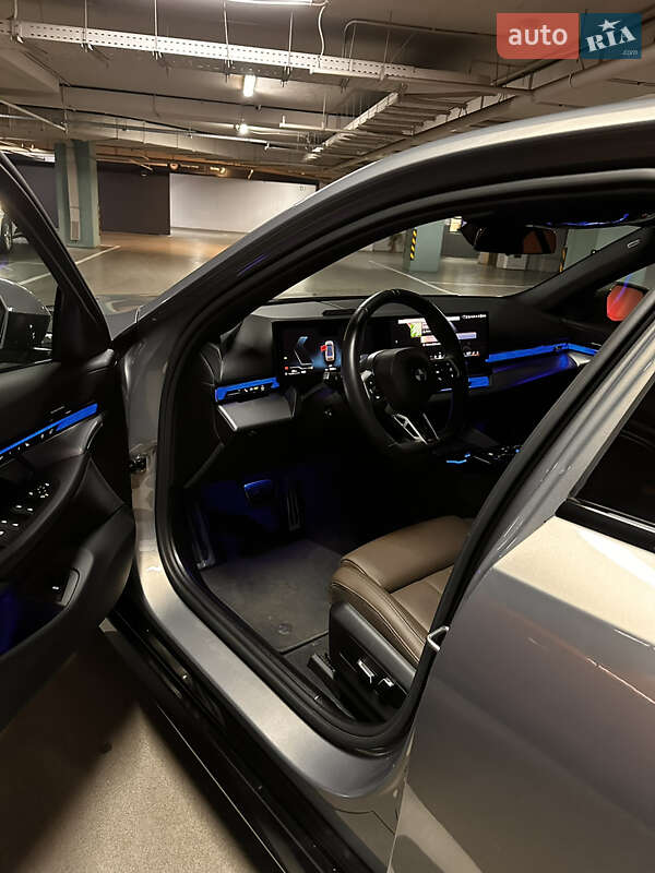 Седан BMW 5 Series 2024 в Киеве