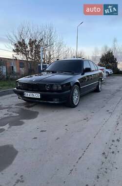 Седан BMW 5 Series 1990 в Волочиске