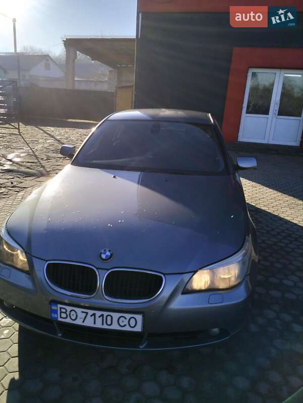 Седан BMW 5 Series 2004 в Кременце