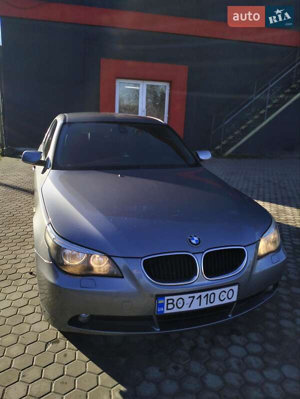 Седан BMW 5 Series 2004 в Кременце
