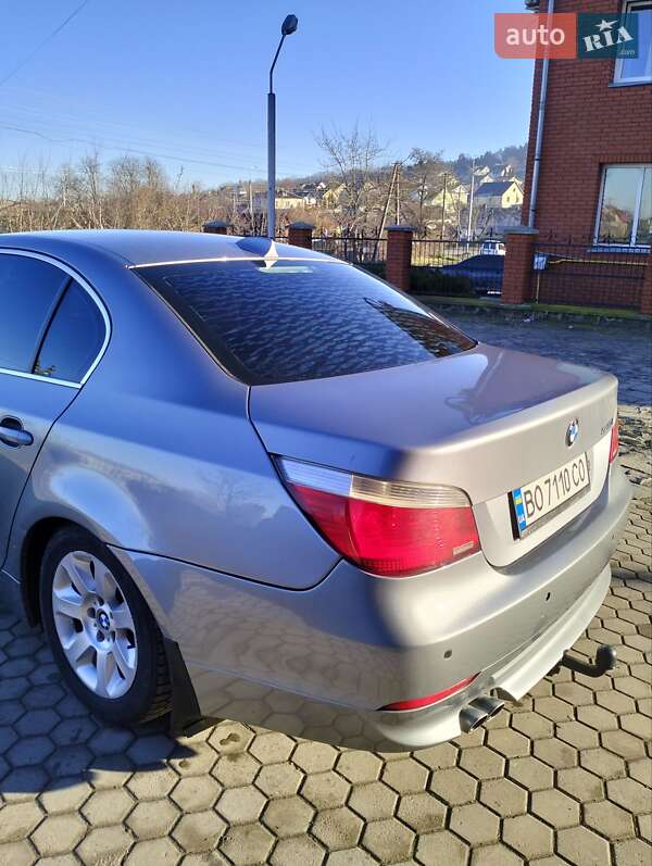 Седан BMW 5 Series 2004 в Кременце