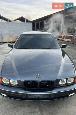 Седан BMW 5 Series 2000 в Ужгороді