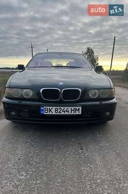 Седан BMW 5 Series 2001 в Вараші