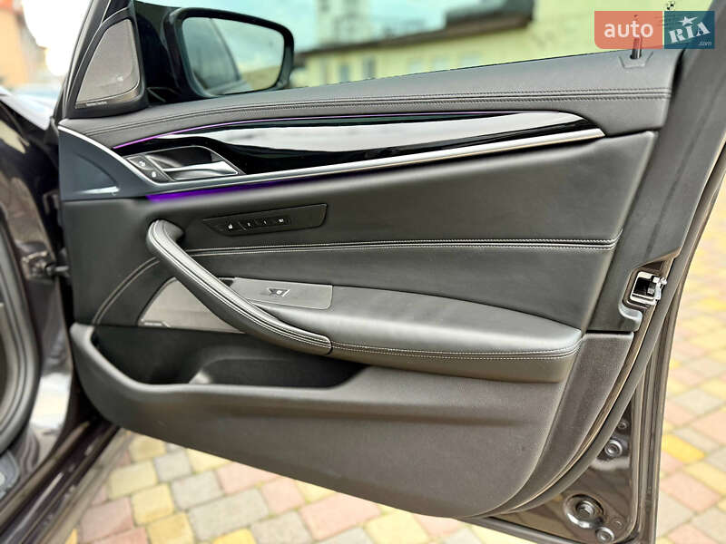 Седан BMW 5 Series 2017 в Днепре